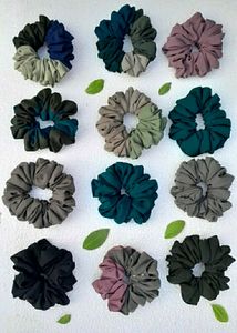 Set of 12 Scrunchies 💞