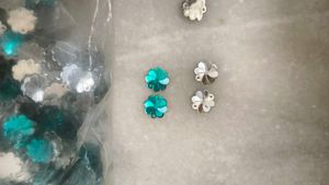 Flower Sequins (100 Pieces Of Each Colour)