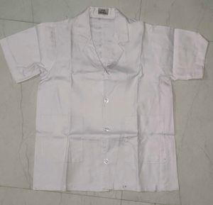 White Short Sleeve Lab Coat 🥼 (Chemistry)