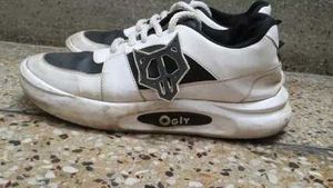 Unique White &amp; Black Sneakers