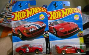 Hot Wheels Ferrari 2-Car Set