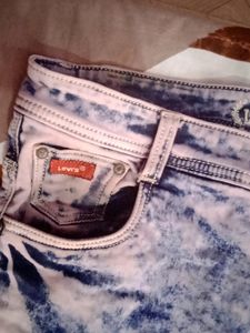 Men tie and Die jeans waist 34 Brand Levis