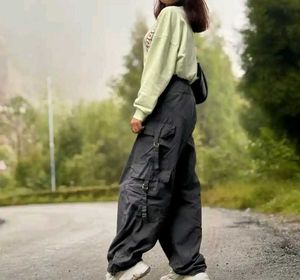 Graphic Print Crop sweatshirt