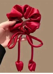 tulip Scrunchie
