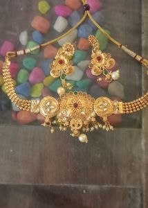 Elegant Gold Necklace