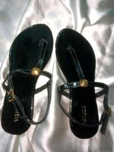 VISHUDH Black Flats