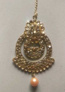 Elegant Gold-Tone Jewelry Set Artificial