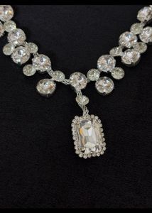 Elegant Crystal Necklace