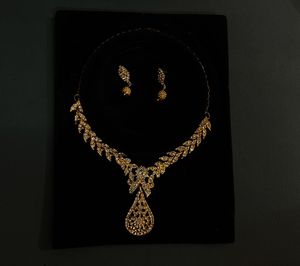 Red Jewel Necklace Set