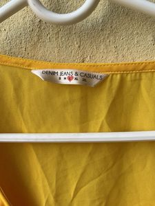 SET Of 2 brand new top 😍