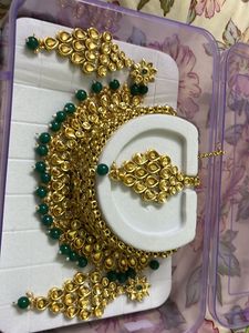 Green Pearls Set With Amazing Design