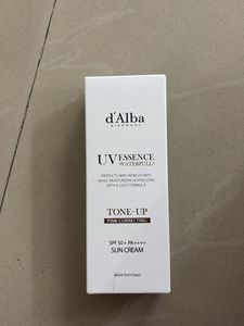 D’alba Tone up sunscreen