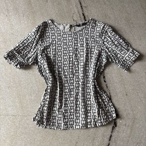 Chain-Print White & Black Top