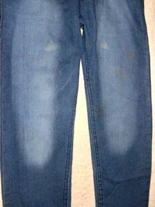 Blue Jeans with Chain Detail