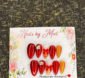 Charming Red &amp; Gold Press-On Nails