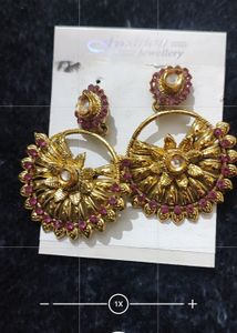 Earrings( Chaandbaali)