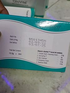 Facial Kit GLOVITE CHERYL&#39;S