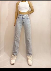 Levis Straight Fit Jean