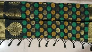 Elegant Green &amp; Gold Scarf