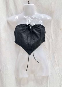46259. Black Tie-Up Crop Top