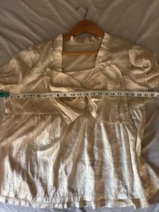 Beautiful Top With Bow Details