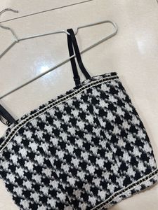 Padded black crop top (stretchy)