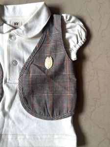 Girl&#39;s Plaid Skirt Outfit