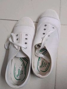 🆕 White School Shoes 👟