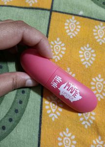 combo pack of lipstick, lip liner , lipgloss, liqu