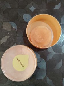 Pond&#39;s Natural Glow Face Powder