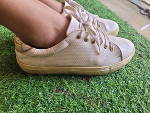 Dressberry Sneakers