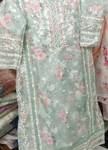 Festive Wear Pakistani Suit