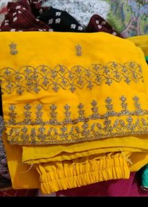 Gorgeous Yellow 💛 🟡 Shuit