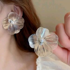 Silver Flower Earrings