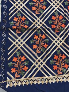 BRAND NEW WOOLLEN SHAWL