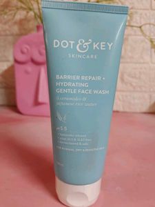 Dot And key Barrier Repair Hydrating facewash