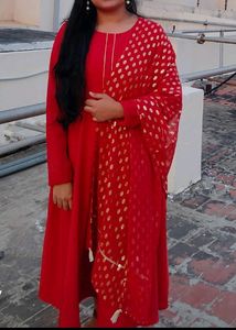 Women&#39;s Red Kurta and Dupatta Set