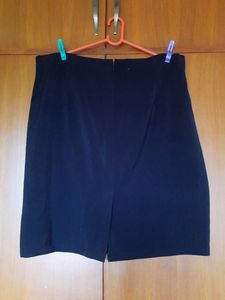 Pretty Ladies 🥰Plus Size Black Skirt .38 Waist