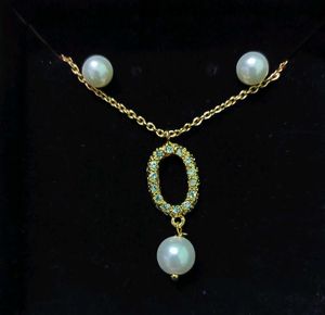 Gold Chain Necklace With White Pearls