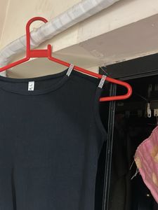 Black Long Sleeve Crop Top