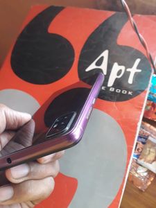 I kall phone  new phone 5 se 8 din us huaa bas iska disply nahi ha baki sab thik ha all working no replacement