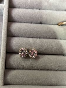 Shinning Studs