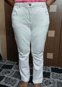 🤍White Straight Leg Pants👖