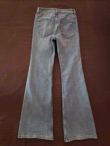 H&amp;M Women Flared HighJeans/ EUR 38