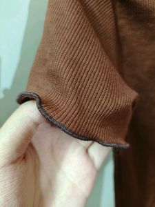 Brown Top 🤎