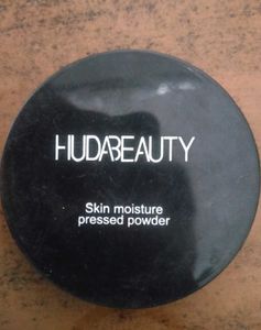 Huda Beauty Skin Moisture
