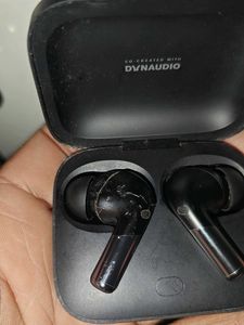 oneplus buds pro 2r  excellent condition one side