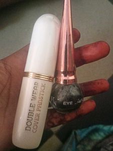 Double Wear Cover Panstick And Shimery Eyeliner