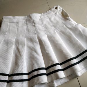 H&amp;M Pleated Skirt 🎾
