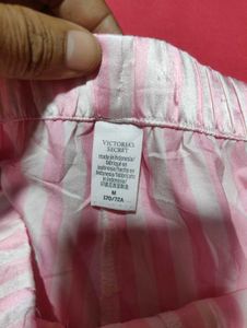 Victoria Shorts Size M